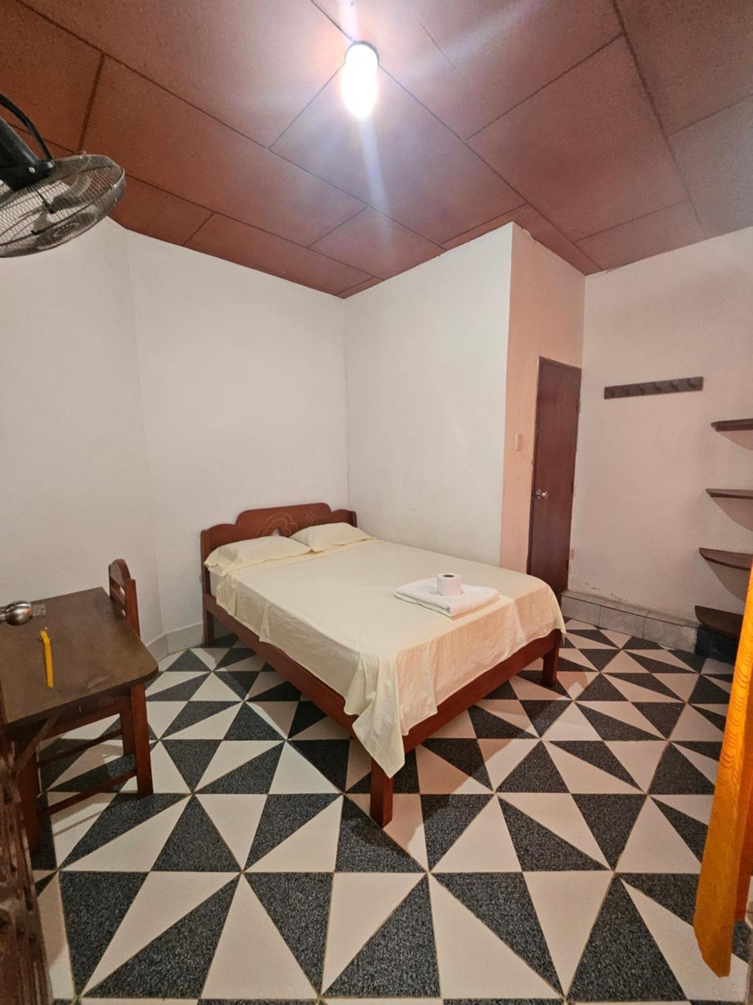 Sarisa House Hotell Iquitos Eksteriør bilde