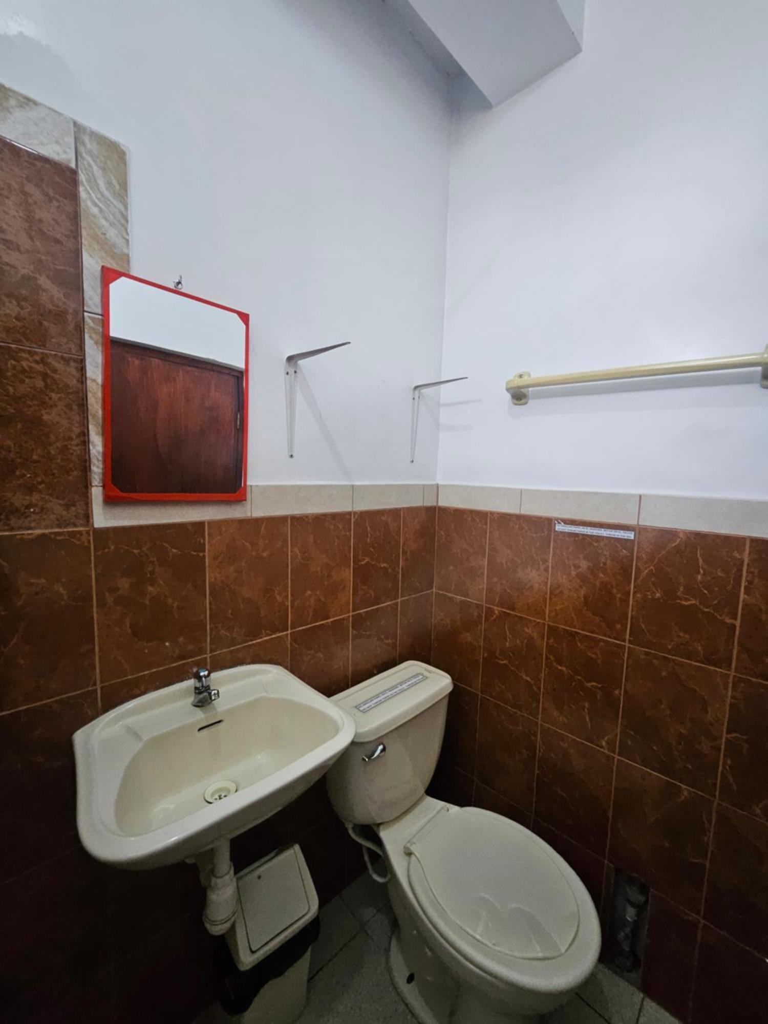 Sarisa House Hotell Iquitos Eksteriør bilde