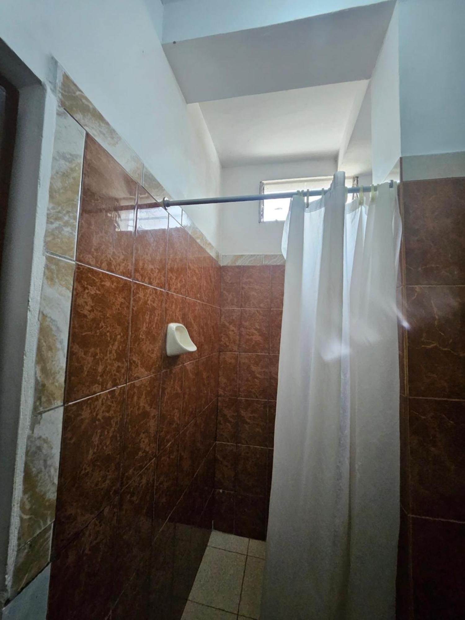 Sarisa House Hotell Iquitos Eksteriør bilde
